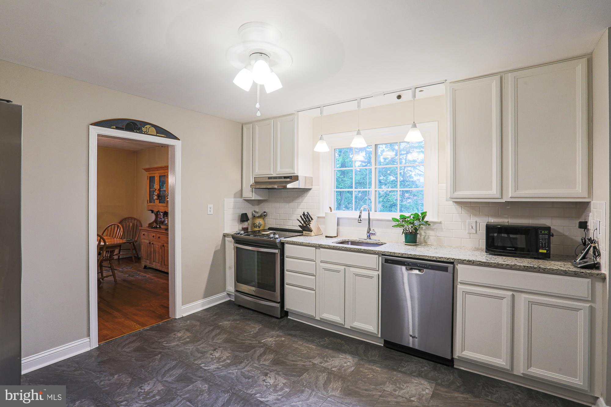 1607 Myamby Road Towson, MD 21286 - Photo 12 of 49 New LV FLooring