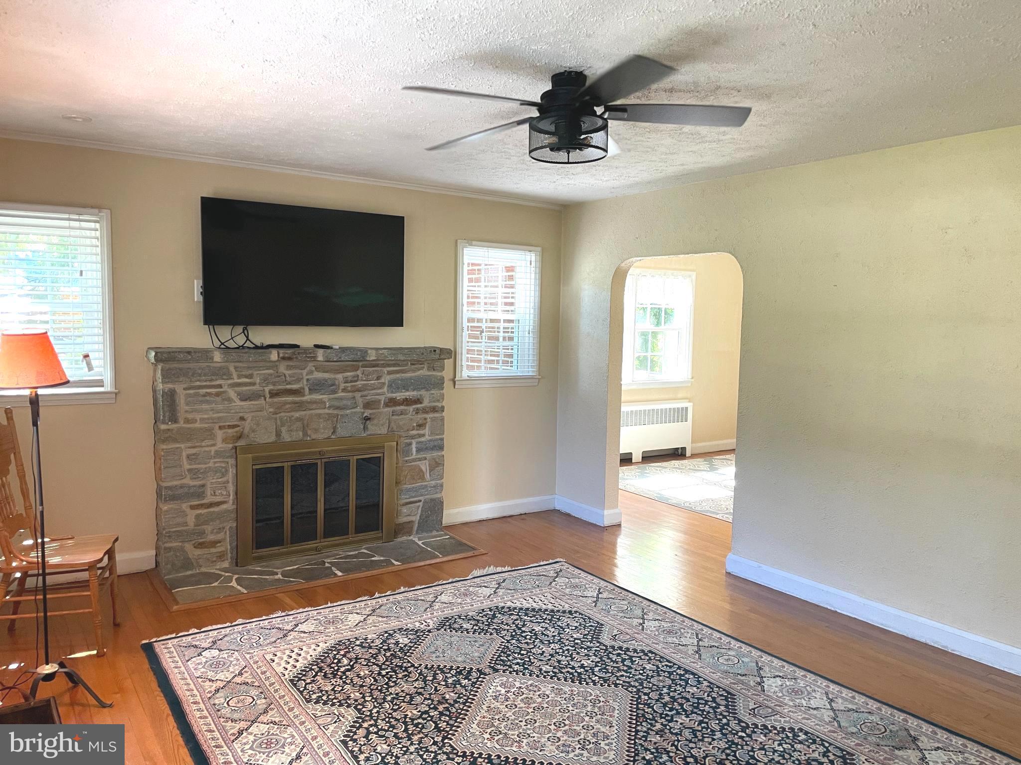 1607 Myamby Road Towson, MD 21286 - Photo 6 of 49 Living Room