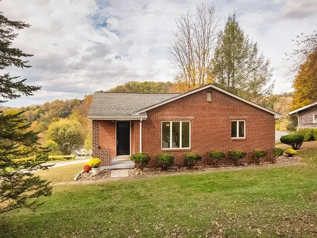 $215,000 | 405 5th Avenue, Hyde Park, PA 15641