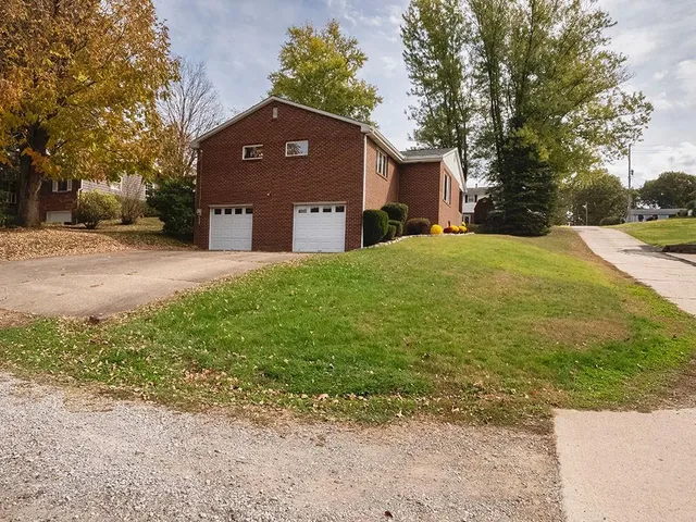 $215,000 | 405 5th Avenue, Hyde Park, PA 15641