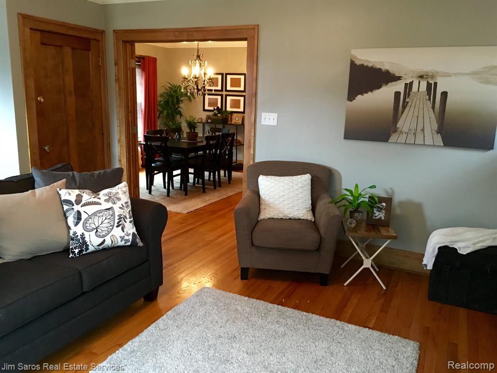 925-927 Nottingham Road Grosse Pointe Park, MI 48230 - Photo 3 of 23