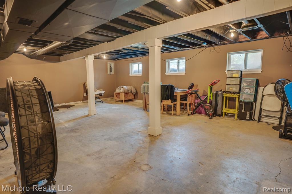 2110 Farnsworth Road Lapeer, MI 48446 - Photo 32 of 51