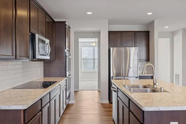 $585,000 | 11756 Upper 31st Street North, Lake Elmo, MN 55042