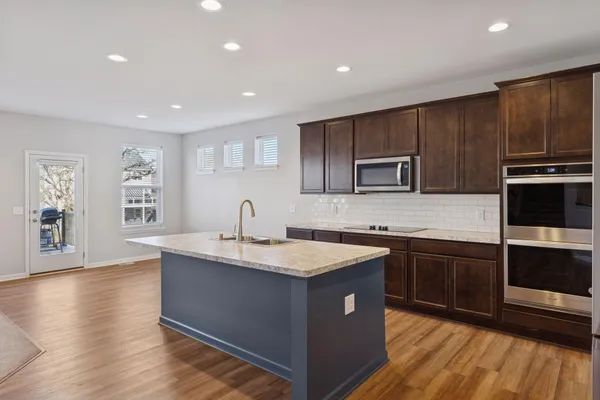 $585,000 | 11756 Upper 31st Street North, Lake Elmo, MN 55042