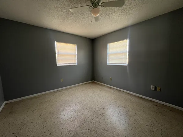 $1,400 | 2426 Seneca Avenue, Fort Pierce, FL 34946