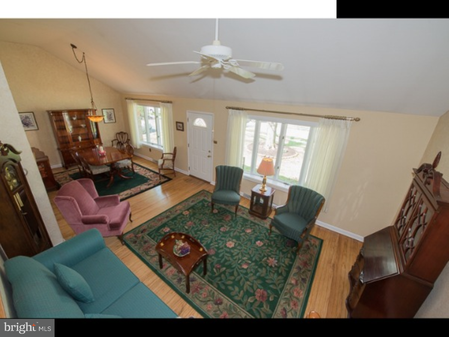 733 Chapel Road Glenside, PA 19038 - Photo 5 of 17 Living Room