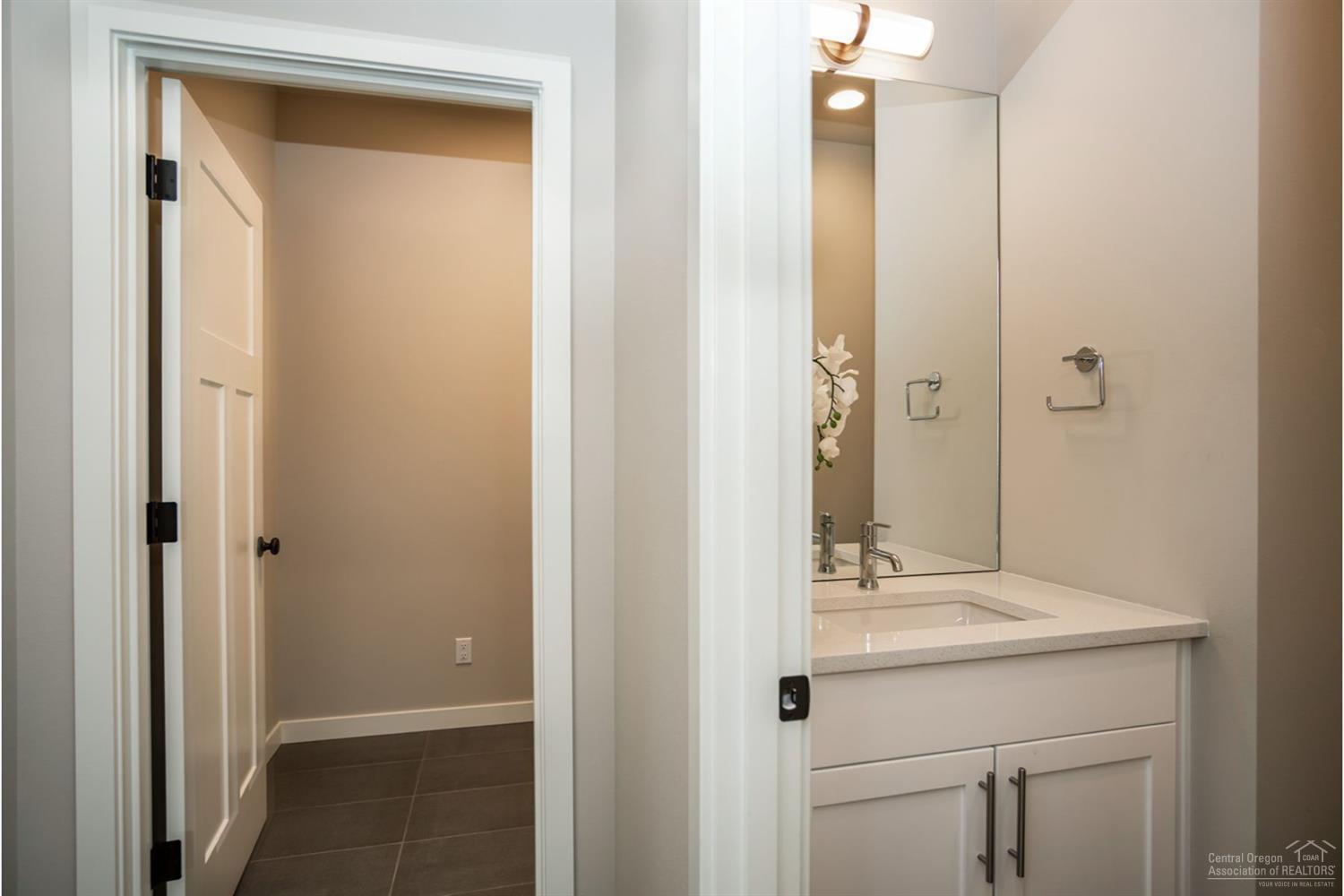 63105 Iner Loop Bend, OR 97701 - Photo 11 of 25 Additional Photo