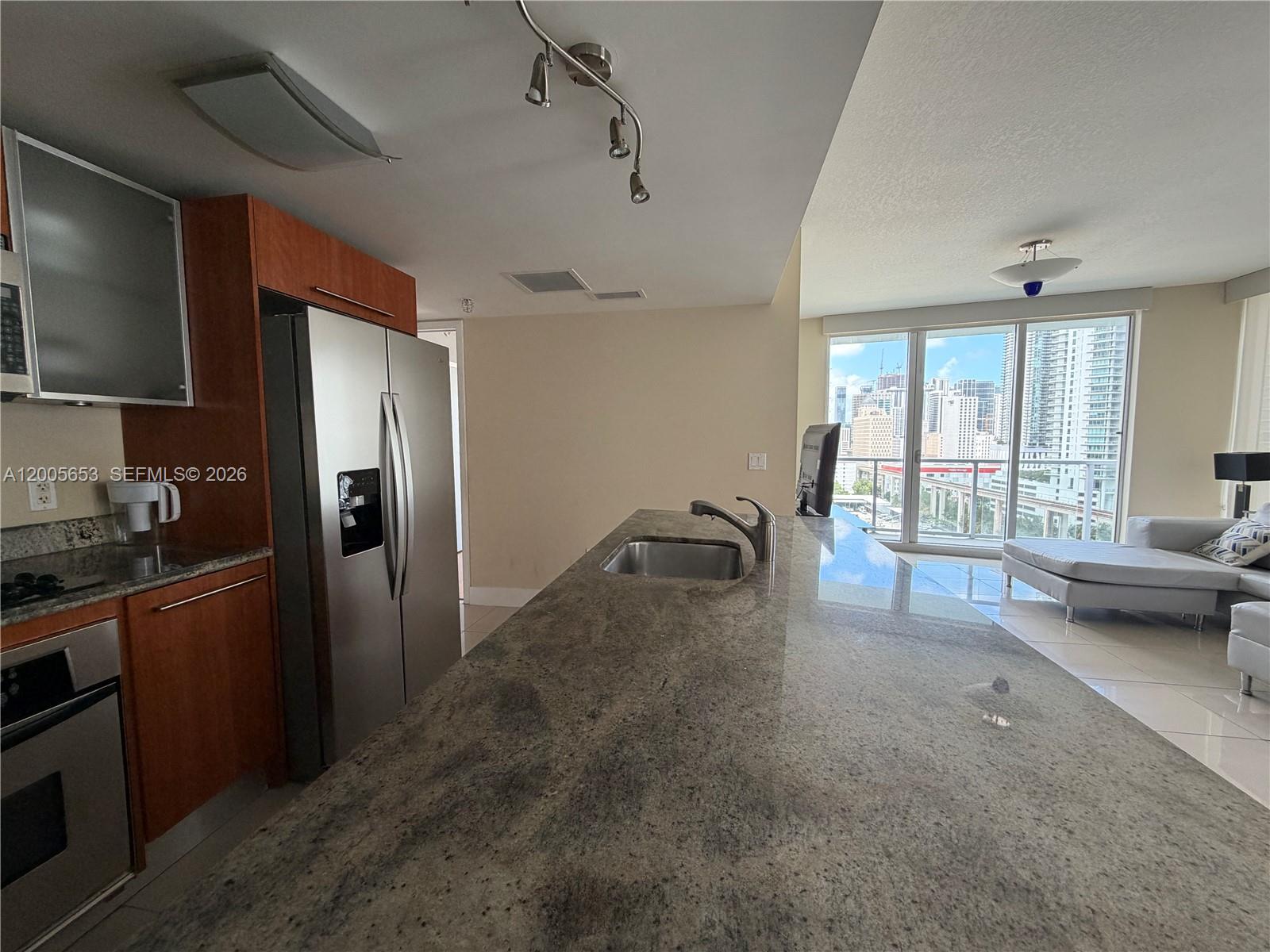 185 Southwest 7th Street, Unit 1511 Miami, FL 33130 - Photo 3 of 23