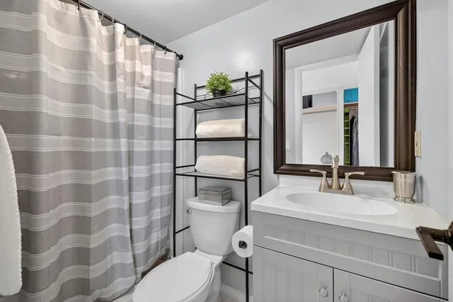 $819,900 | 5730 Northeast 21st Road, Fort Lauderdale, FL 33308