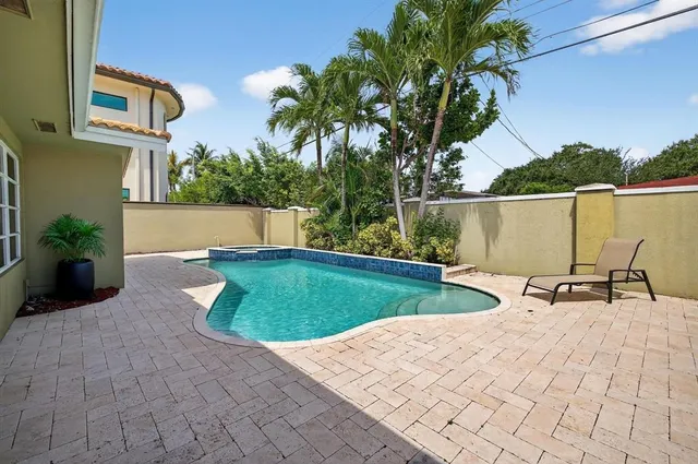 $819,900 | 5730 Northeast 21st Road, Fort Lauderdale, FL 33308