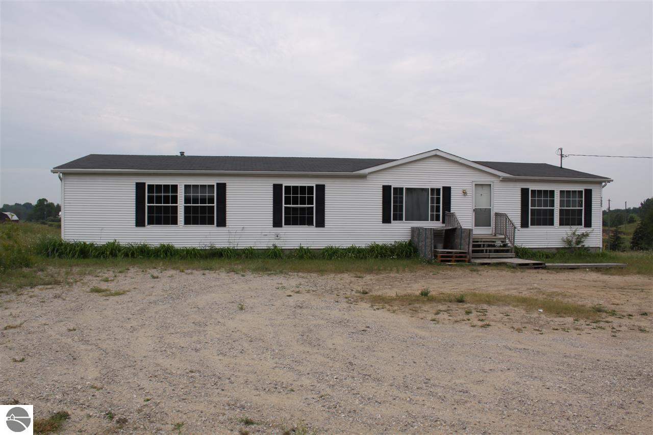 7995 Barney Road Traverse City, MI 49684 - Photo 2 of 47 1749623-1.JPG