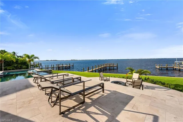 $5,250,000 | 12100 Via Del Fontana Avenue, Fort Myers, FL 33919