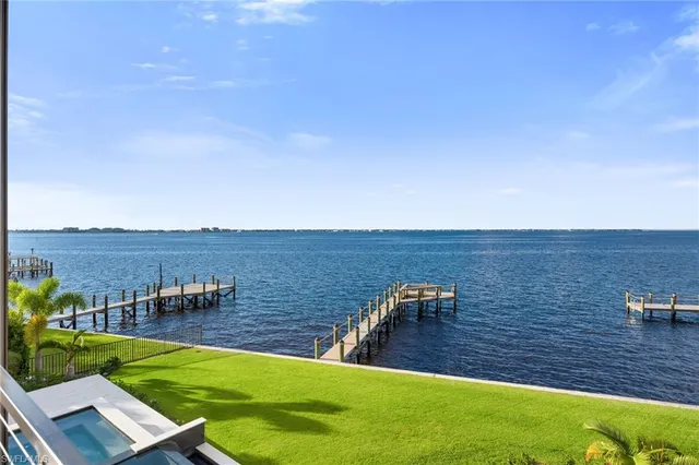 $5,250,000 | 12100 Via Del Fontana Avenue, Fort Myers, FL 33919