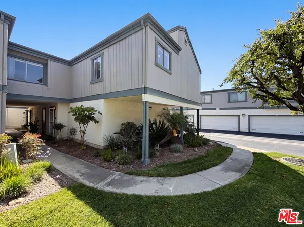 $610,000 | 1100 Cleghorn Drive, Unit E, Diamond Bar, CA 91765