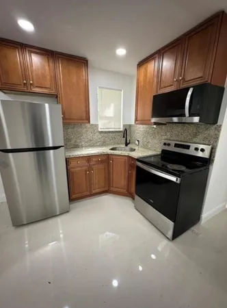 $1,700 | 2312 Cleveland Street, Unit 2312, Hollywood, FL 33020