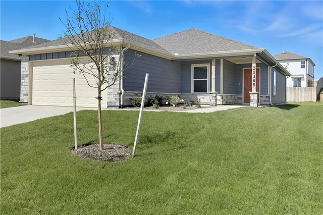 $325,000 | 20338 West 194th Terrace, Spring Hill, KS 66083