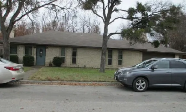 $180,750 | 517 South Kirby Street, Pilot Point, TX 76258