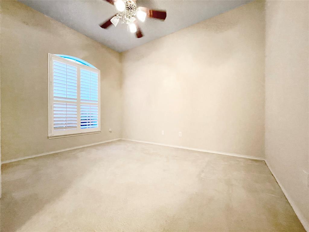 2712 Hereford Road Denton, TX 76210 - Photo 8 of 36