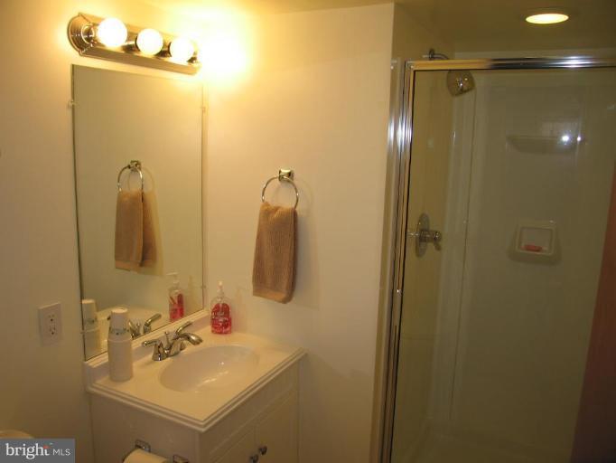 1804 Willann Road Rosedale, MD 21237 - Photo 16 of 17 Bath #2