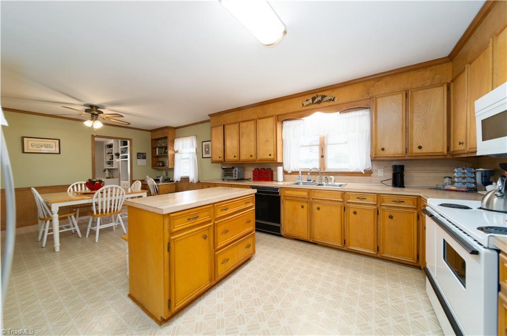 184 Meadowview Road Lexington, NC 27295 - Photo 9 of 40 Gallery Image 9