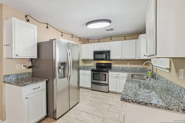 $1,800 | 12639 Mexican Plum, San Antonio, TX 78253