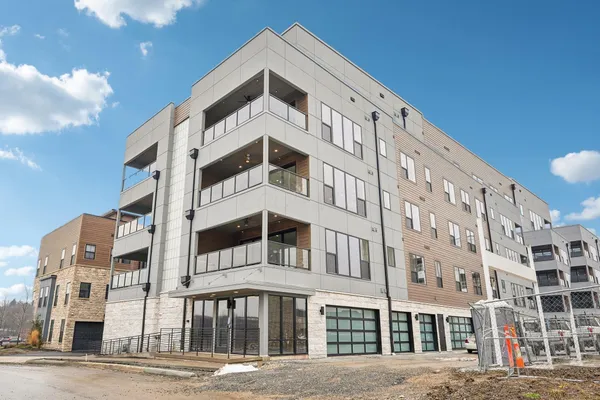 $580,000 | 2842 Gunnison Drive, Unit 204, Columbus, OH 43228