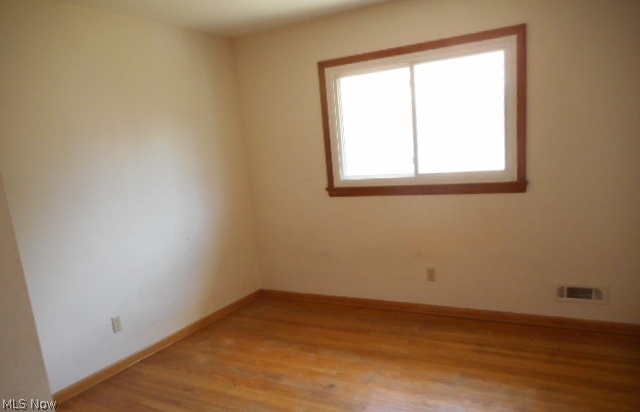 4269 Valley Road Cleveland, OH 44109 - Photo 7 of 22