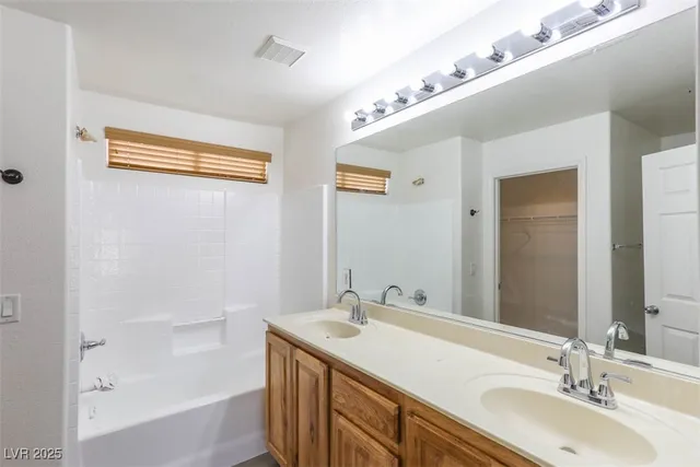 $1,940 | 10331 Ladybug Bend Street, Las Vegas, NV 89183