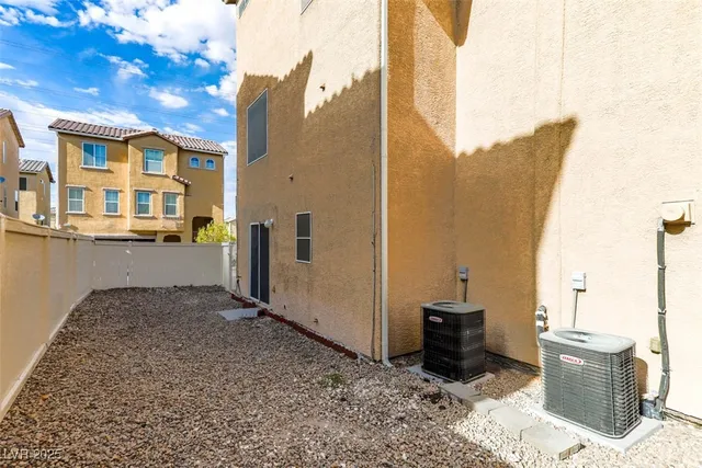 $1,940 | 10331 Ladybug Bend Street, Las Vegas, NV 89183