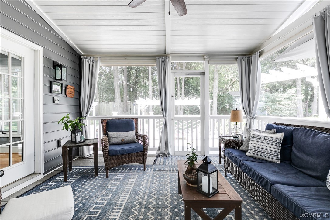 9123 Carterham Road Henrico, VA 23229 - Photo 39 of 47 Screen porch