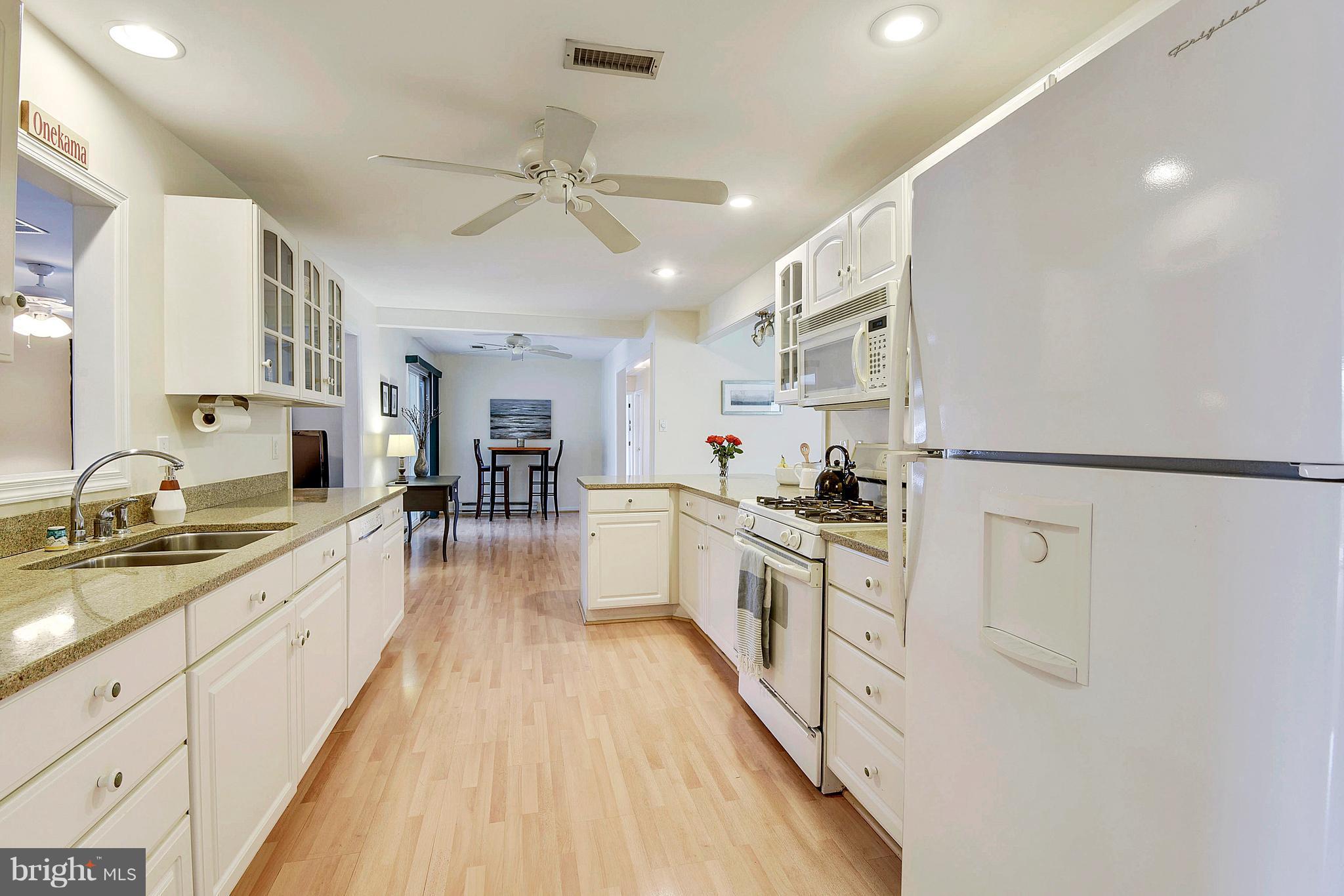1319 Jones Station Road Arnold, MD 21012 - Photo 4 of 29 Granite/stone counters w/fresh white cabinetry