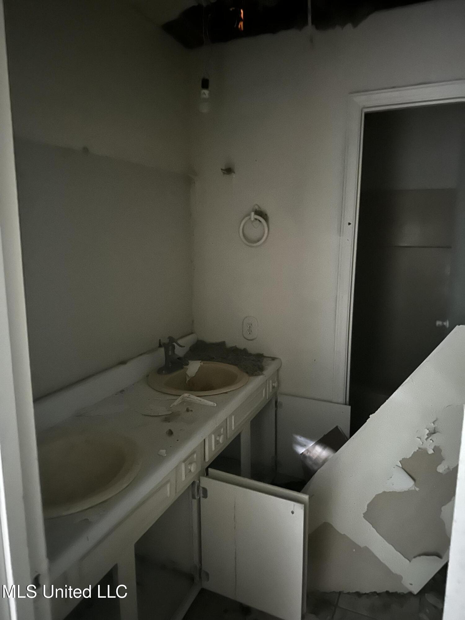 79 Brooks Road Hattiesburg, MS 39401 - Photo 6 of 8 IMG_5081