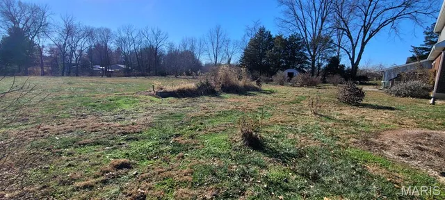 $325,000 | 10854 Lake Road, Highland, IL 62249