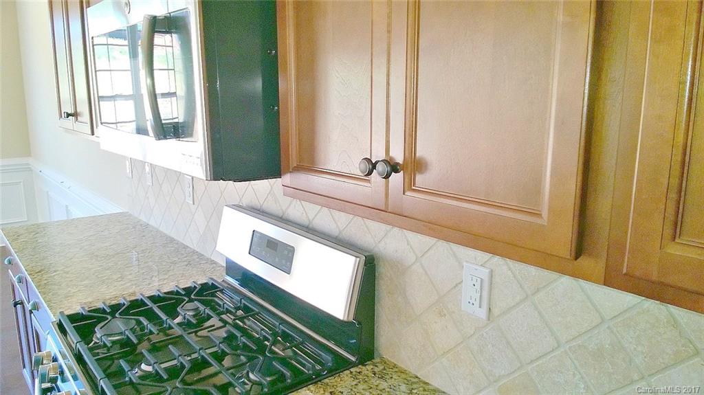 7615 Hamilton Bridge Road Charlotte, NC 28278 - Photo 7 of 24 Gallery Image 7