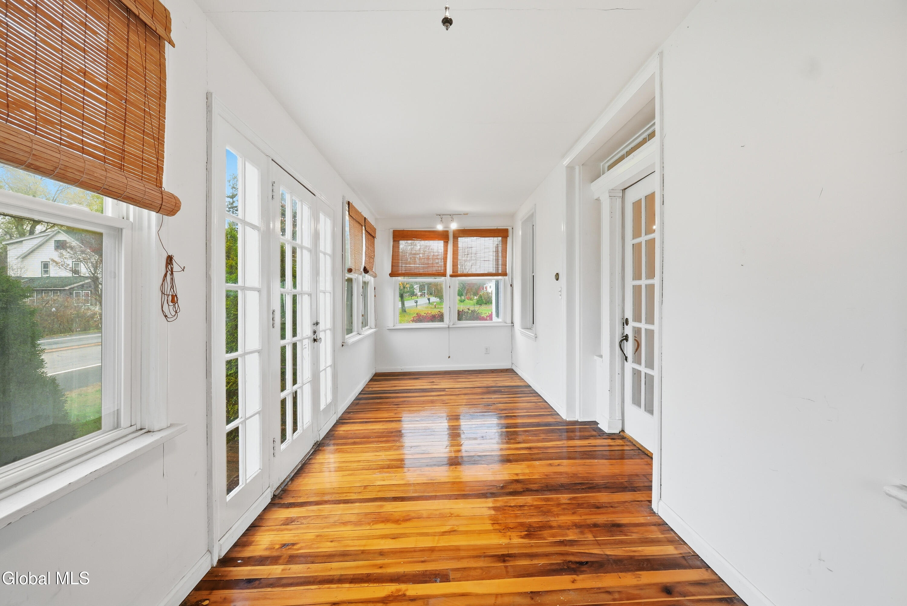 343 Watervliet Shaker Road Colonie, NY 12189 - Photo 5 of 33 5