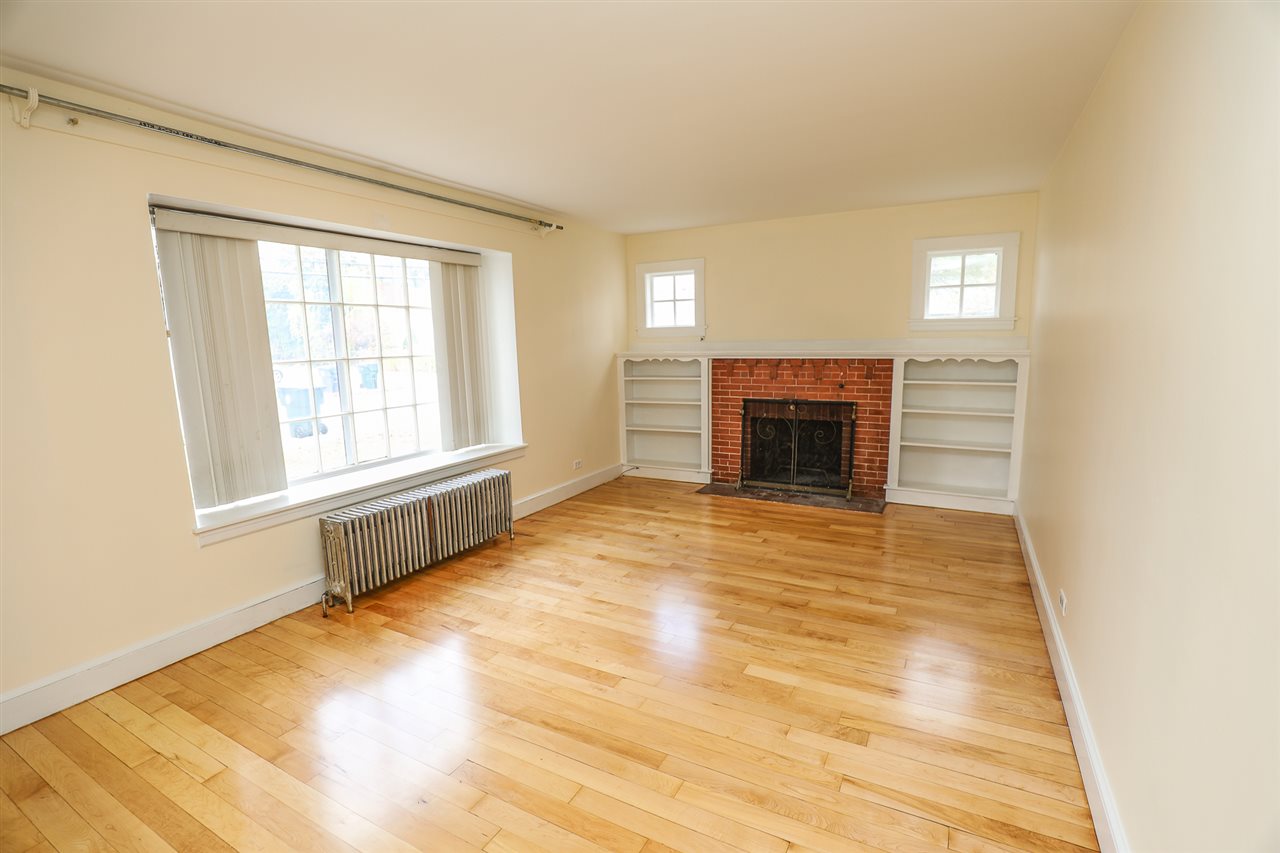 562 South Main Street Manchester, NH 03102 - Photo 2 of 24 Gallery Image 2