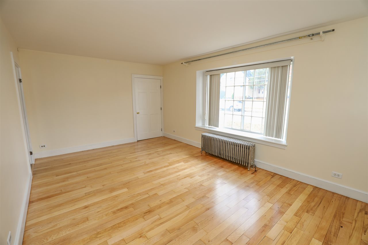 562 South Main Street Manchester, NH 03102 - Photo 4 of 24 Gallery Image 4