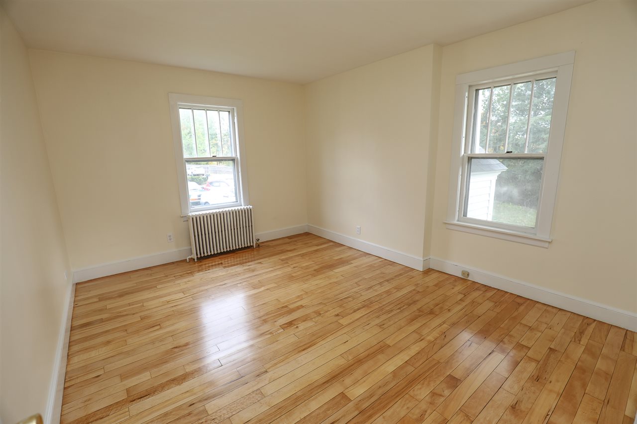 562 South Main Street Manchester, NH 03102 - Photo 5 of 24 Gallery Image 5