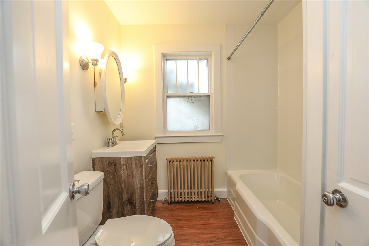 562 South Main Street Manchester, NH 03102 - Photo 7 of 24 Gallery Image 7