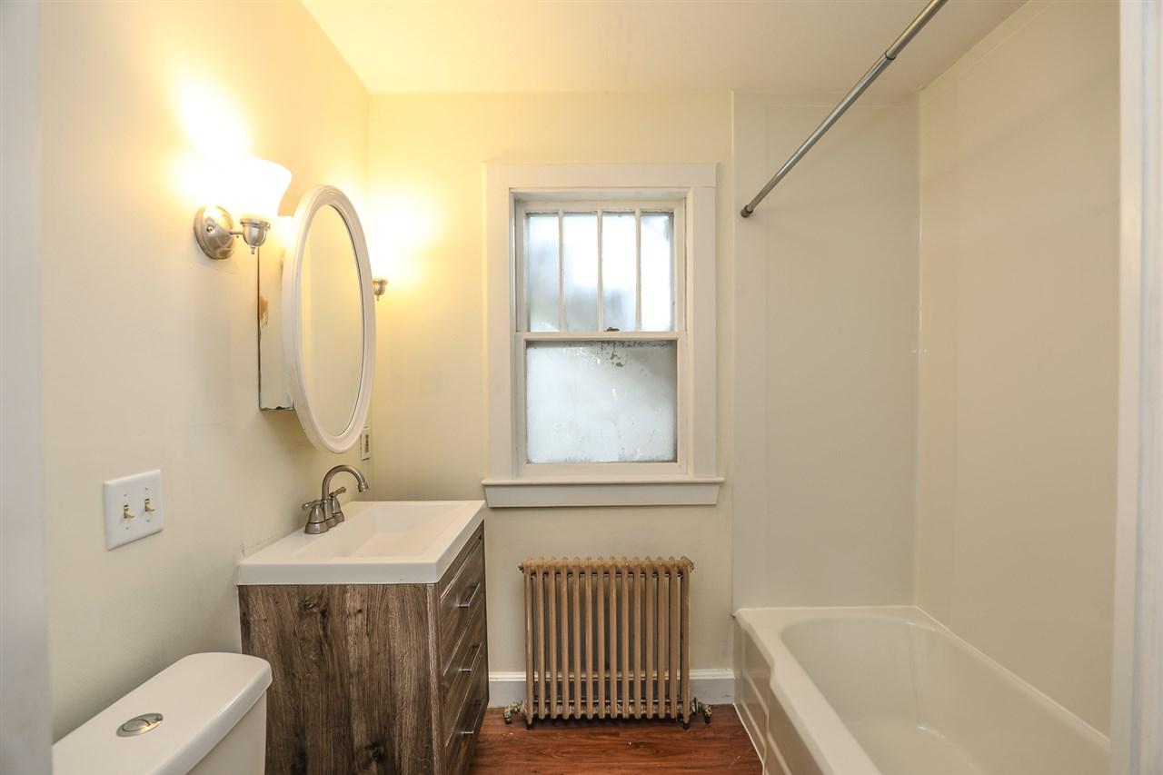 562 South Main Street Manchester, NH 03102 - Photo 8 of 24 Gallery Image 8