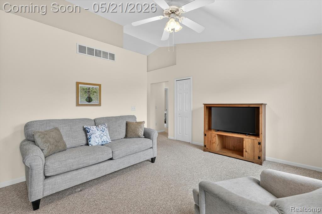 1607 Cedarwood Drive Flushing, MI 48433 - Photo 5 of 27