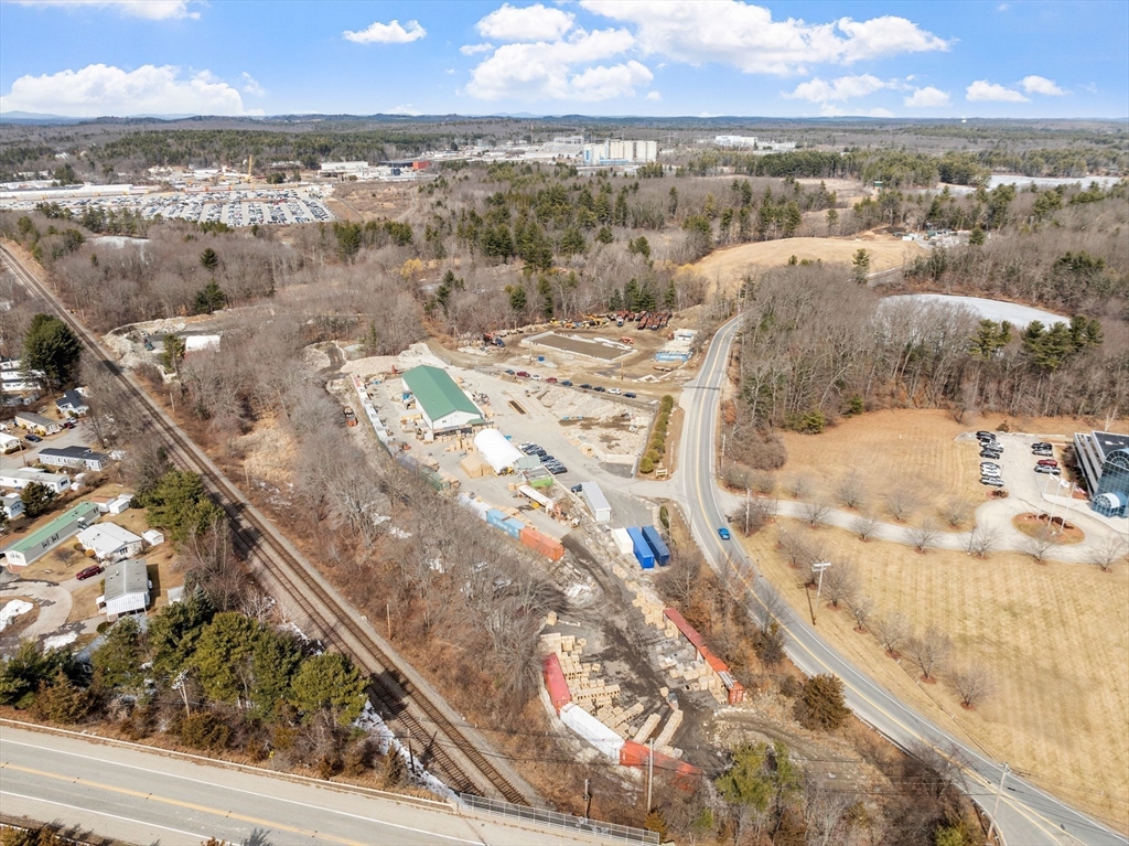 4 Spectacle Pond Road Littleton, MA 01460 - Photo 5 of 14 a view of a city