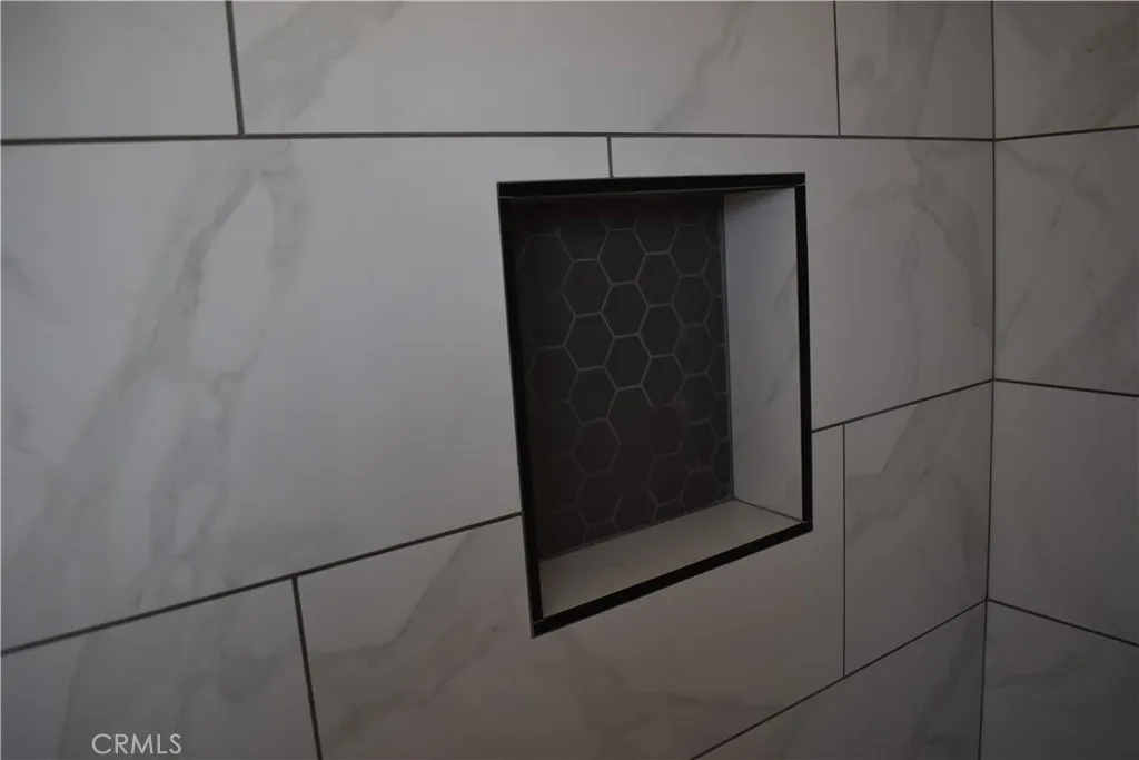 16944 Pauhaska Road Apple Valley, CA 92308 - Photo 16 of 74