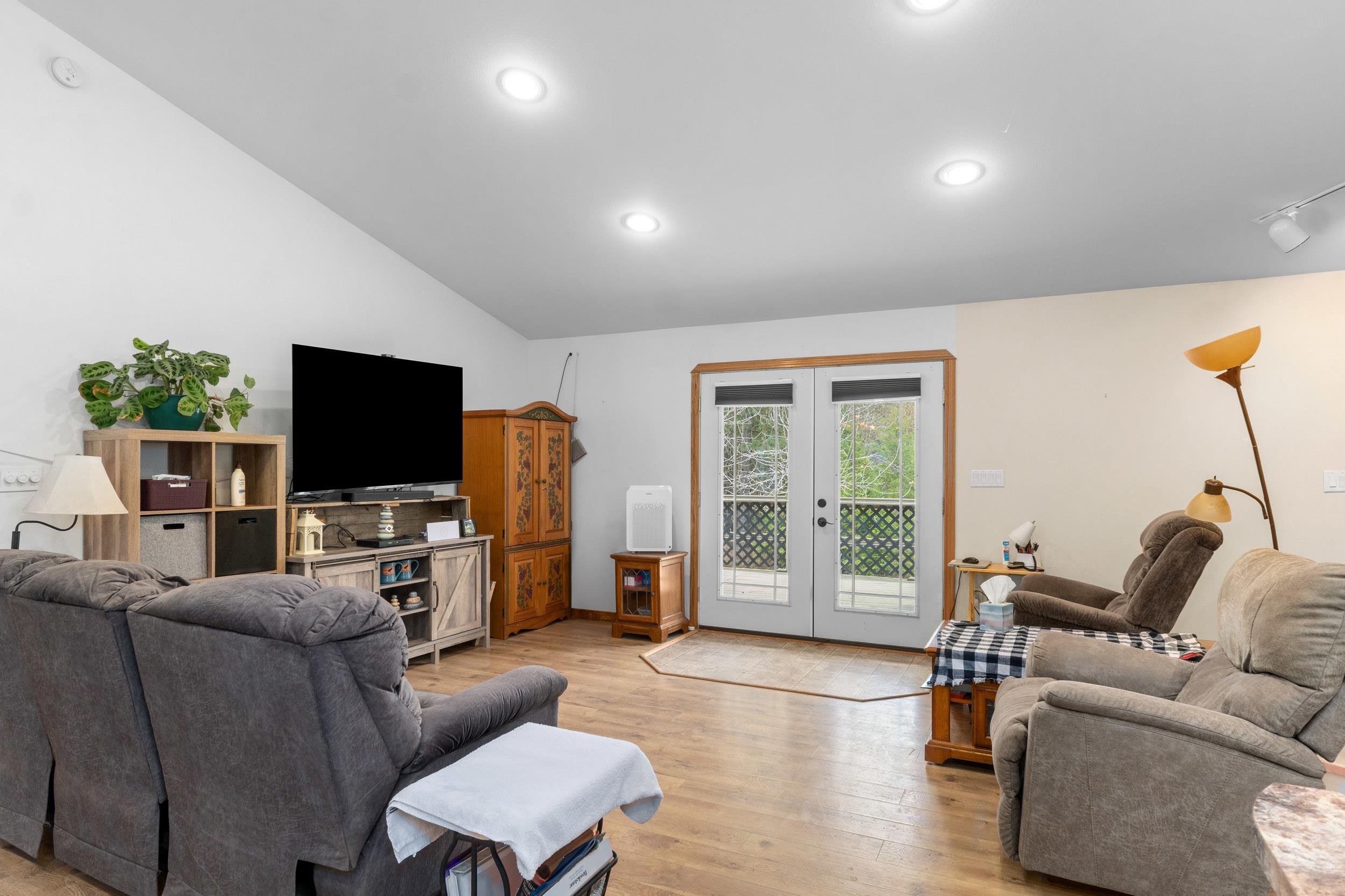 1527 Pingston Creek Road Kettle Falls, WA 99141 - Photo 14 of 49