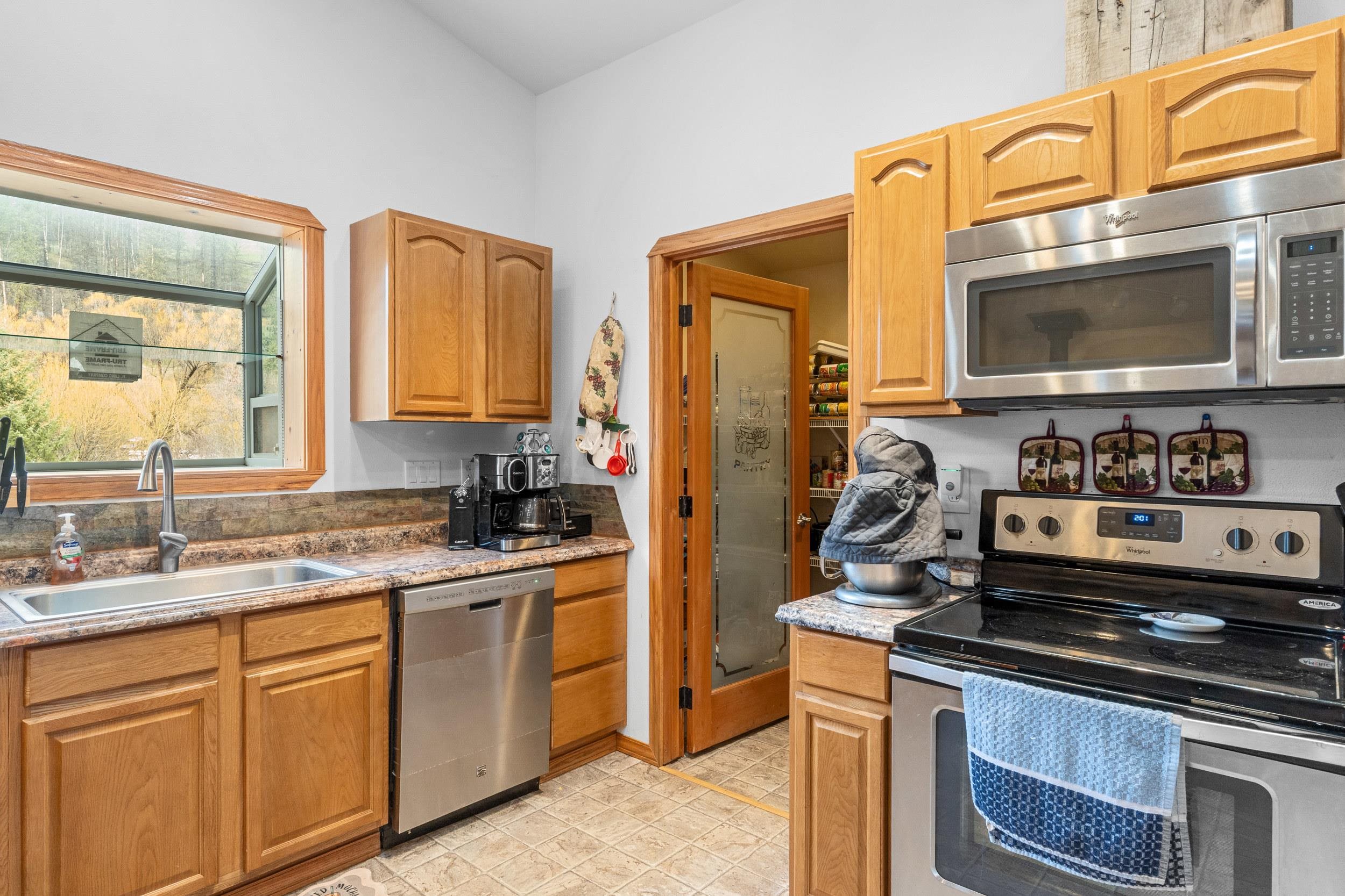 1527 Pingston Creek Road Kettle Falls, WA 99141 - Photo 17 of 49