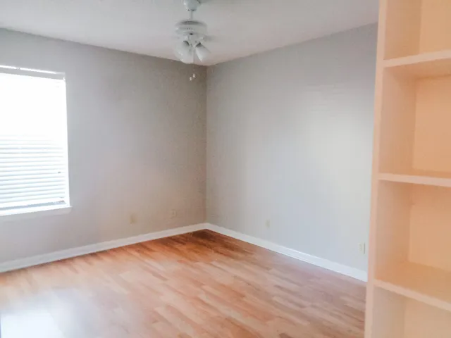 $2,100 | 228 Louisiana Avenue, Valparaiso, FL 32580