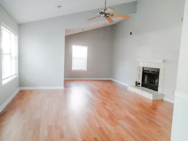 $2,100 | 228 Louisiana Avenue, Valparaiso, FL 32580