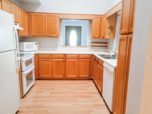 $2,100 | 228 Louisiana Avenue, Valparaiso, FL 32580