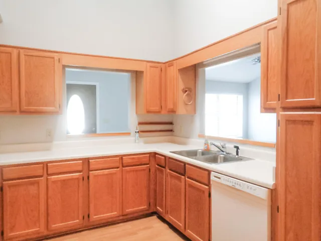 $2,100 | 228 Louisiana Avenue, Valparaiso, FL 32580