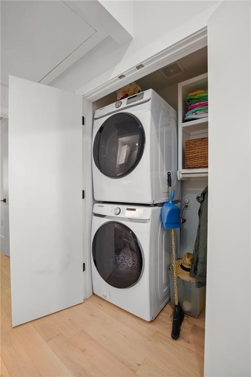 1128 Gardner Road, Unit B Austin, TX 78721 - Photo 20 of 25 Laundry closet includes additional storage. W/D included with lease.